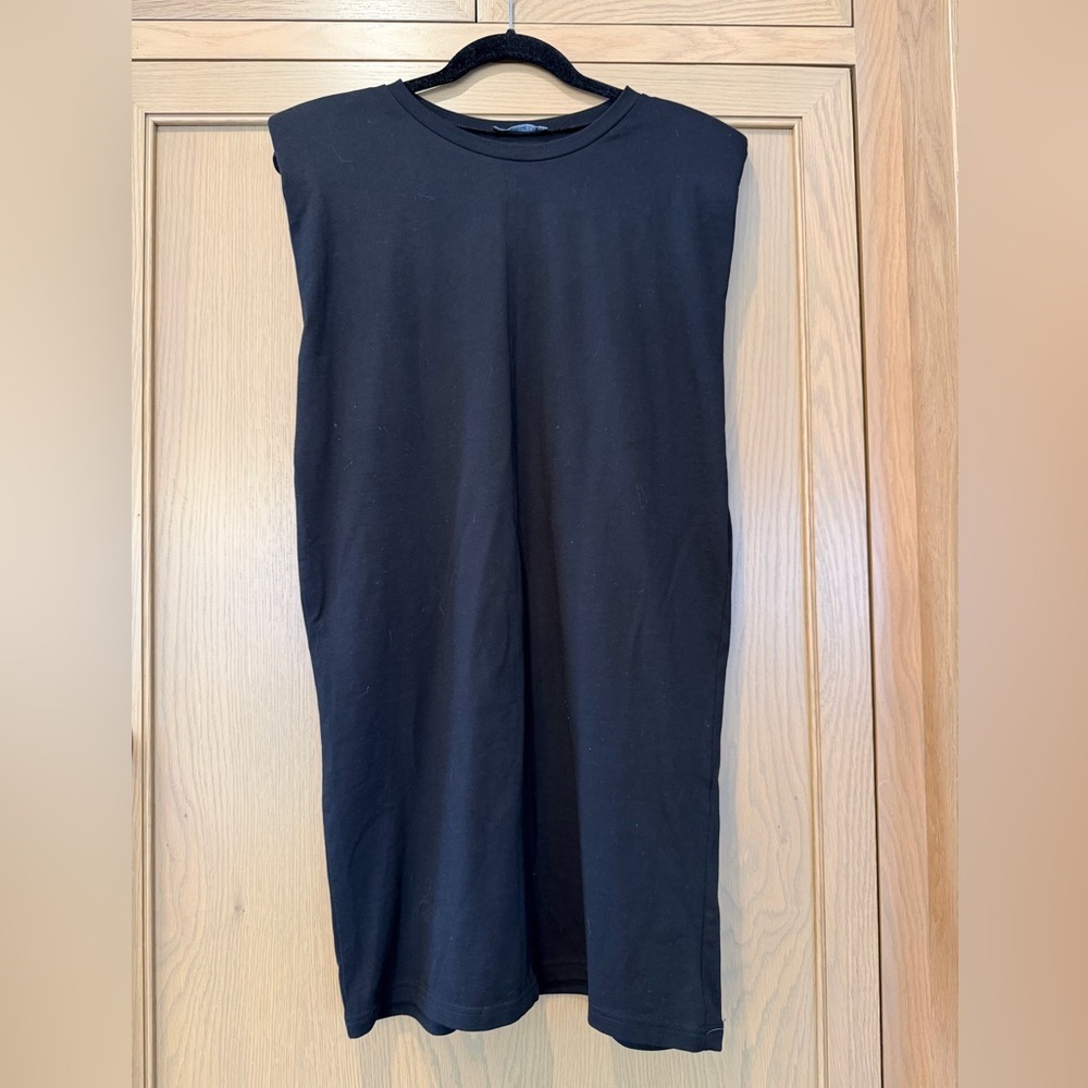 Zara Black Midi Tee Dress with Shoulder Pads Sleeveless Cotton / small